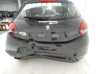 Peugeot 208 LIKE picture 8