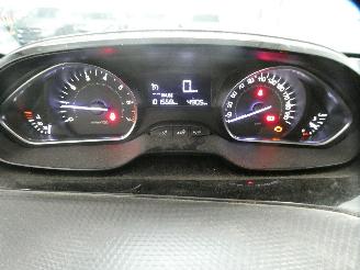 Peugeot 208 ALLURE picture 12