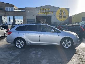 skadebil auto Opel Astra PROBLEM GEARBOX 2011/7