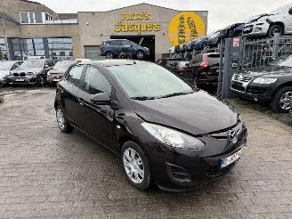 damaged passenger cars Mazda 2 ACTIVE 2012/1