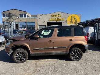 krockskadad bil auto Skoda Yeti 2.0 TDI AMBITION 2013/9