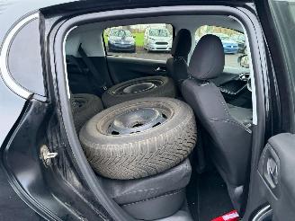 Peugeot 208 ALLURE picture 17