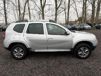 krockskadad bil auto Dacia Duster ANNIVERSARY 2 2016/6