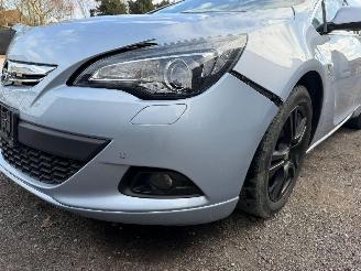 Opel Astra GTC OPC picture 9