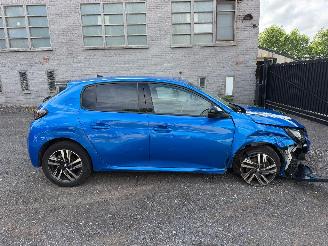 Unfallwagen Peugeot 208 1.2 I 2022/8