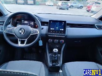 Renault Clio  picture 9