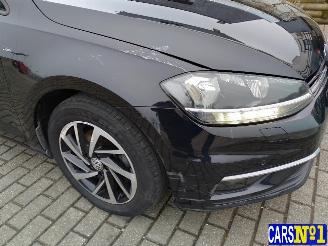 Volkswagen Golf  picture 9