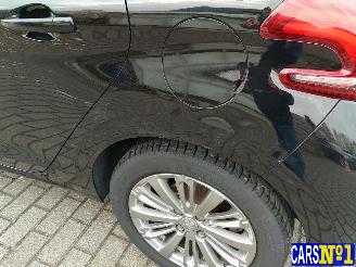 Peugeot 208  picture 12