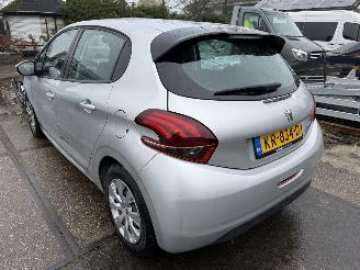 Peugeot 208 1.2 PureTech Automaat picture 6
