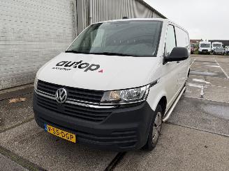 damaged commercial vehicles Volkswagen Transporter 2.0 TDI L2H1 28 110PK Navigatie Trekhaak 2024/3