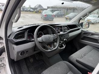 Volkswagen Transporter 2.0 TDI L2H1 28 110PK Navigatie Trekhaak picture 17