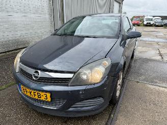 Schadeauto Opel Astra GTC 1.8 Edition Automaat Airco 2009/10