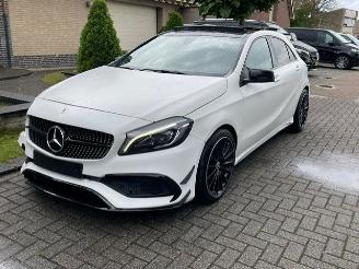  Mercedes A-klasse 180 AMG LINE PANORAMADAK NAVI LED 2017/9
