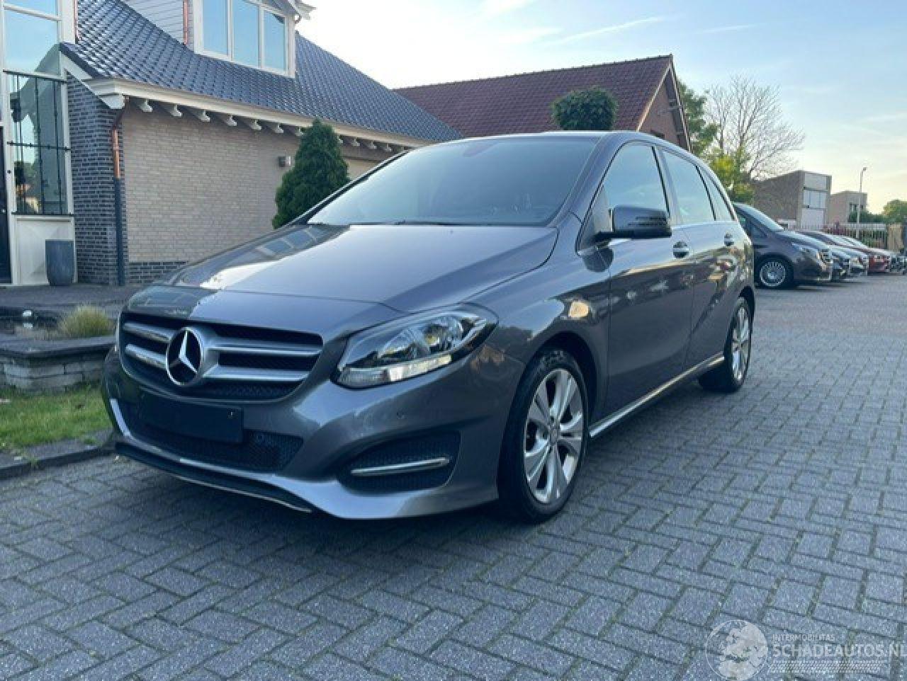 Mercedes B-klasse 180 d NAVI PDC KLIMA