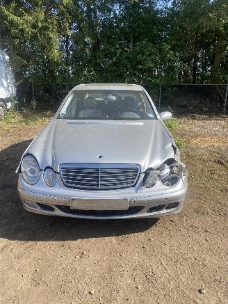 Salvage car Mercedes E-klasse E 220 CDI SEDAN 2002/7