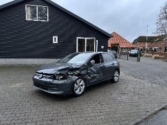 Schadeauto Volkswagen Golf 8,5 ETSI 1.5 HYBRIDE AUTOMAAT NAVI CLIMA CAMERA LED VIRT DASH TREKHAAK B.J 12-2024 2024/12