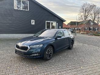 Skoda Octavia AUTOMAAT HYBRIDE NAVI CLIMA VIRT DASH CAMERA TREKHAAK LED B.J 12-2024 2024/12