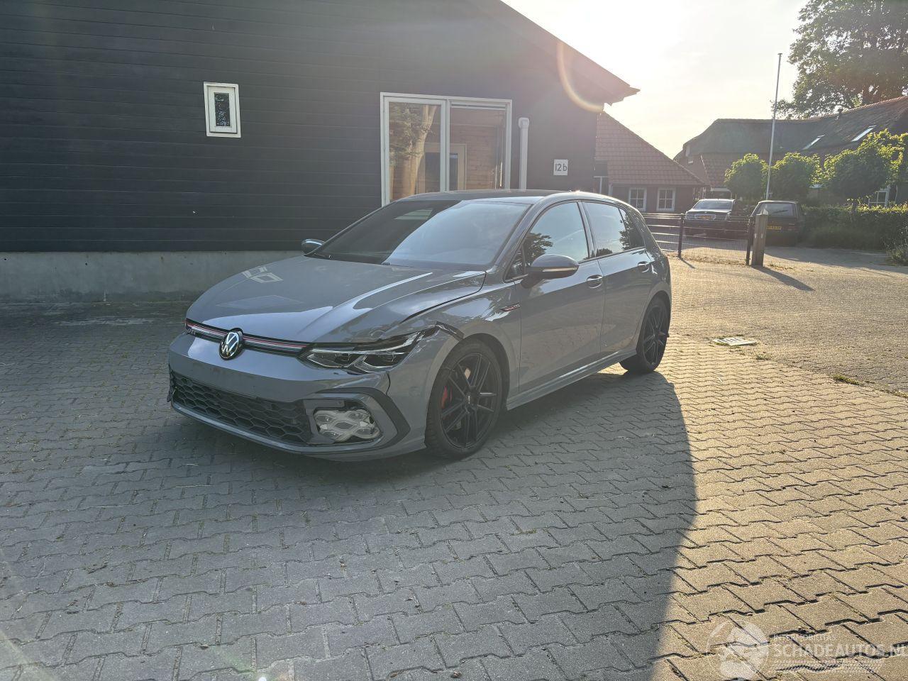 Volkswagen Golf GTI 245 PK AUTOMAAT NAVI CLIMA CAMERA LED B.J 2023