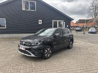 skadebil auto Volkswagen T-Cross AUTOMAAT 110 PKNAVI CLIMA CAMERA B.J 12-2024 FACELIFT 2024/12