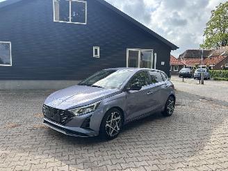 Damaged car Hyundai I-20 I-20 AUTOMAAT PREMIUM SPORT BOSE NAVI CLIMA CAMERA LED B.J 12-2024 2024/12