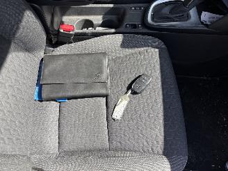 Toyota Yaris Cross 1.5 HYBRIDE AUTOMAAT NAVI CLIMA CAMERA B.J 2023 picture 18