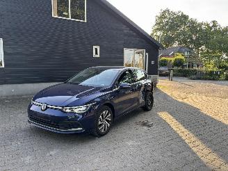 krockskadad bil auto Volkswagen Golf GTE PLUG IN HYBRIDE AUTOMAAT STYLE NAVI CLIMA CAMERA LED B.J 2023 2023/10