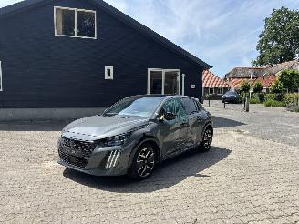 skadebil auto Peugeot 208 HYBRIDE 136 PK PANO AUTOMAAT NAVI CLIMA CAMERA LED B.J 2025 2025/7