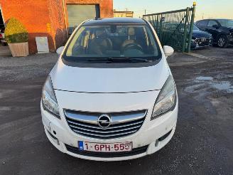 Damaged car Opel Meriva B 2014/3