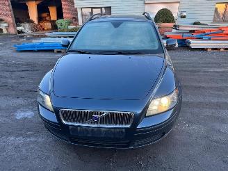 krockskadad bil auto Volvo V-50  2006/2