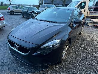 krockskadad bil auto Volvo V-40  2017/2