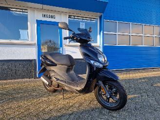 danneggiata scooter Yamaha  NEOS / OVETTO 2010/7