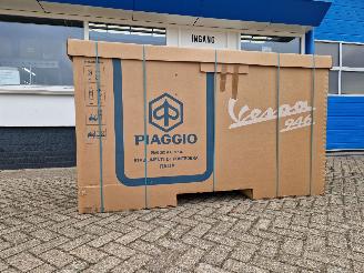 Vespa  946 ORIGINEEL NL picture 2