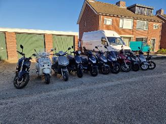 damaged scooters Yamaha  NEW IN 2021/11