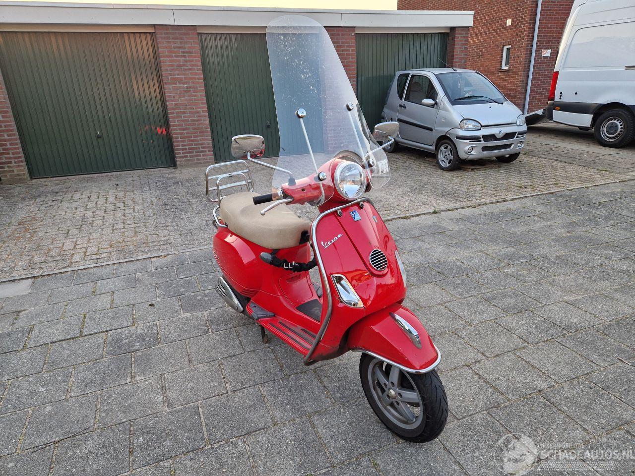 Vespa  GERESERVEERD! - LX 50