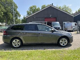 Peugeot 308 1.2 PureTech Blue Lease Executive picture 7