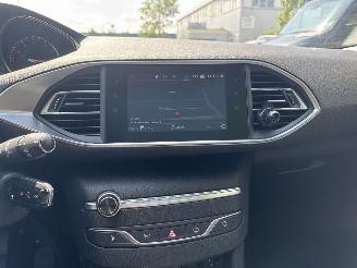 Peugeot 308 1.2 PureTech Blue Lease Executive picture 21