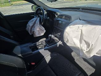 Jaguar XE 2.0D picture 12
