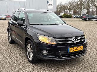 uszkodzony samochody osobowe Volkswagen Tiguan 1.4 TSI 16V SUV  Benzine 1.395cc 92kW (125pk) FWD 2015-05/2018-07  CZDB 2016/9