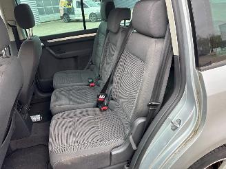 Volkswagen Touran 2.0 FSI 16V MPV  Benzine 1.984cc 110kW (150pk) FWD 2004-05/2005-11 (1T1) BLX picture 19