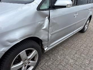 Volkswagen Touran 2.0 FSI 16V MPV  Benzine 1.984cc 110kW (150pk) FWD 2004-05/2005-11 (1T1) BLX picture 12