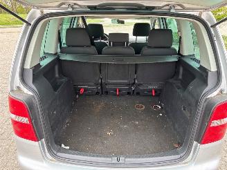 Volkswagen Touran 2.0 FSI 16V MPV  Benzine 1.984cc 110kW (150pk) FWD 2004-05/2005-11 (1T1) BLX picture 20