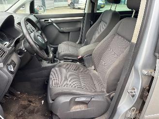 Volkswagen Touran 2.0 FSI 16V MPV  Benzine 1.984cc 110kW (150pk) FWD 2004-05/2005-11 (1T1) BLX picture 17