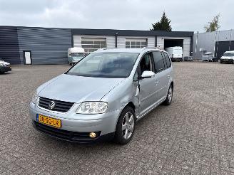 Volkswagen Touran 2.0 FSI 16V MPV  Benzine 1.984cc 110kW (150pk) FWD 2004-05/2005-11 (1T1) BLX picture 3