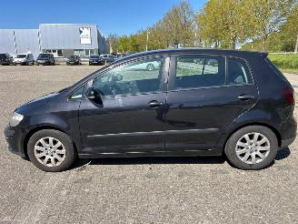 Volkswagen Golf 1.6 FSI 16V MPV  Benzine 1.598cc 85kW (116pk) FWD 2004-12/2008-05 (5M1) BLF; EURO4 picture 3