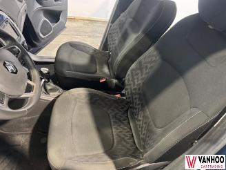 Renault Captur  picture 15