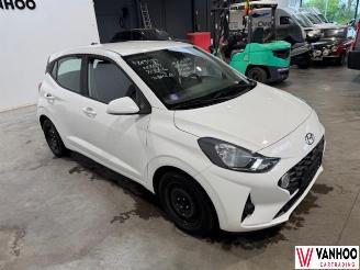 damaged passenger cars Hyundai I-10  2020/9