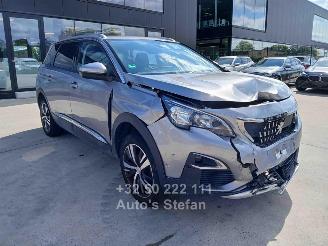 Schadeauto Peugeot 5008 ALLURE 2020/10