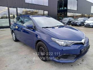 Damaged car Toyota Auris TOURING SPORTS ACTIVE 2017/7