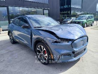 damaged passenger cars Ford Mustang MACH-E PREMIUM 2024/3