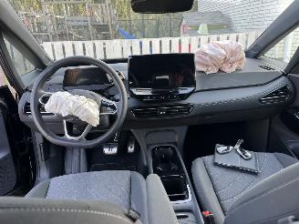 Volkswagen ID.3 62-KWH  -- 150,KW - EDETION picture 17